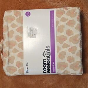 Room Essentials Microfiber Twin/XL Twin Sheet Set